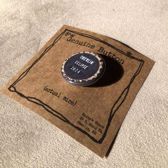 Eclipse 2024 Ratsy’s Oberlin College Limited Edition Collectible Pin, BNWT - Picture 1 of 3